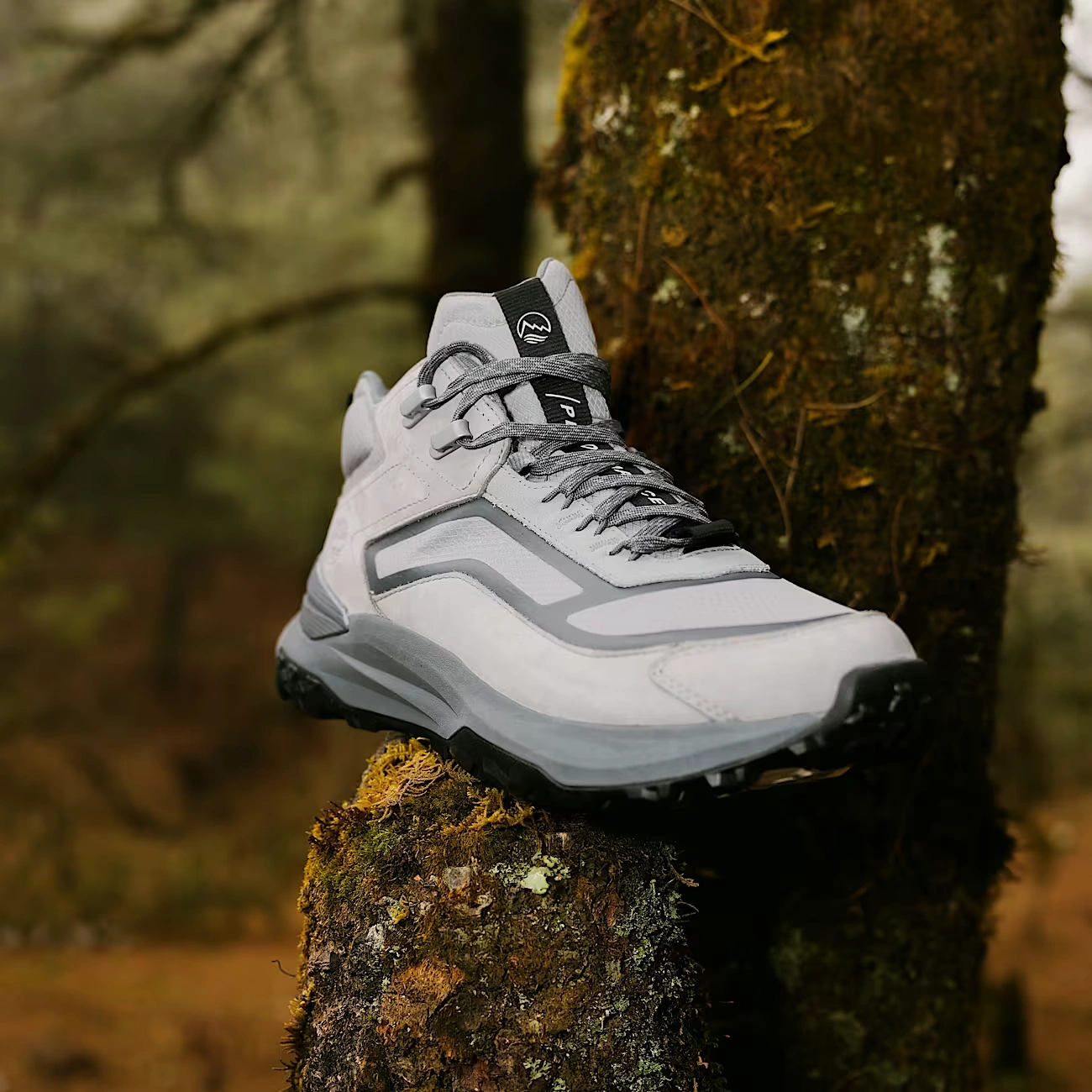 Men's Motion Access Mid Waterproof Sneaker