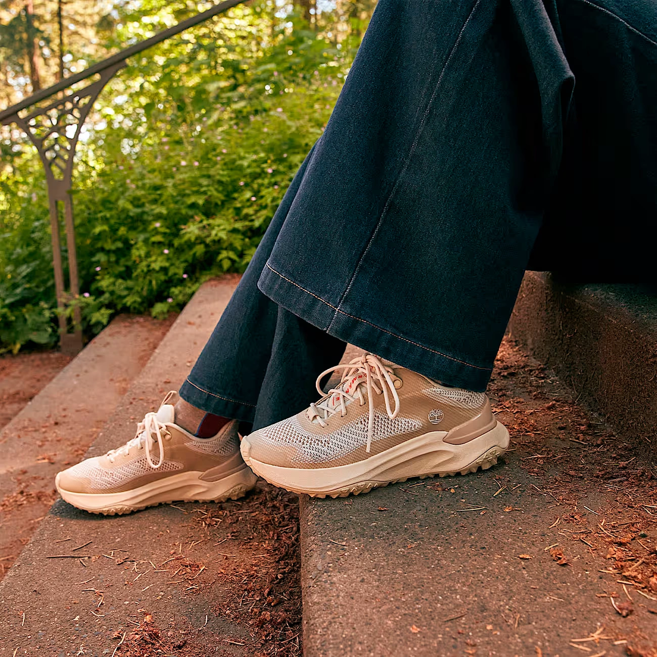 Women's Motion Access Low Lace-Up Sneaker